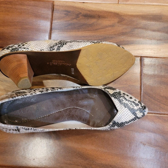 Shoes - Picture 2 of 7